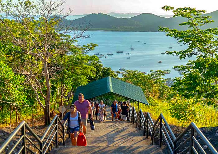 Enjoy Short Hike Up to Mt.Tapyas in Coron