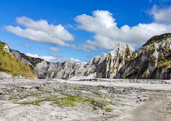 On the way to Mount Pinatubo On the way to Mount Pinatubo